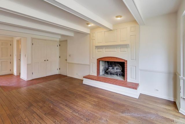 948 S Green Bay Road, Lake Forest, IL 60045