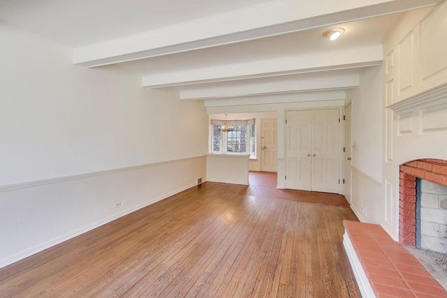 948 S Green Bay Road, Lake Forest, IL 60045