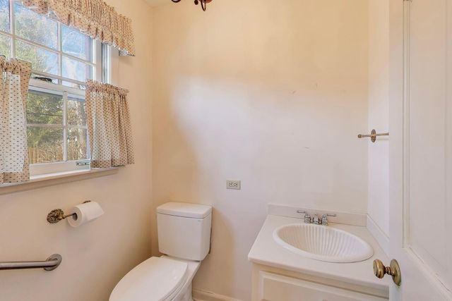 948 S Green Bay Road, Lake Forest, IL 60045