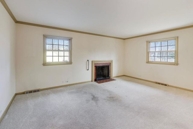 948 S Green Bay Road, Lake Forest, IL 60045