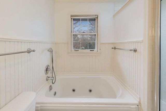 948 S Green Bay Road, Lake Forest, IL 60045