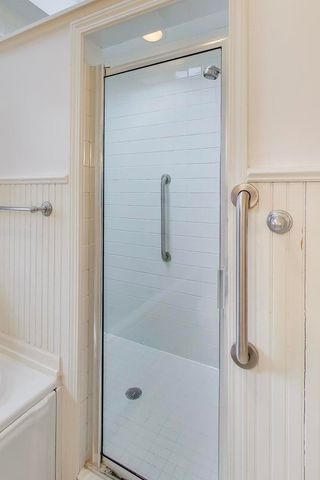 948 S Green Bay Road, Lake Forest, IL 60045