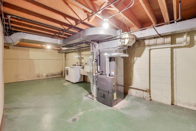 948 S Green Bay Road, Lake Forest, IL 60045