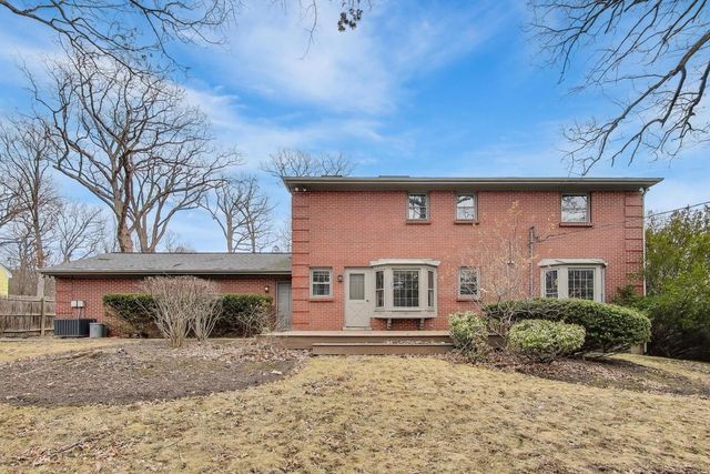 948 S Green Bay Road, Lake Forest, IL 60045