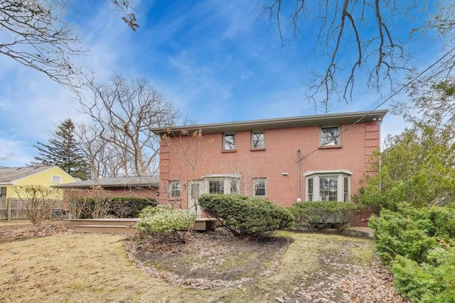 948 S Green Bay Road, Lake Forest, IL 60045