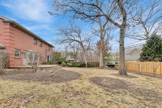 948 S Green Bay Road, Lake Forest, IL 60045