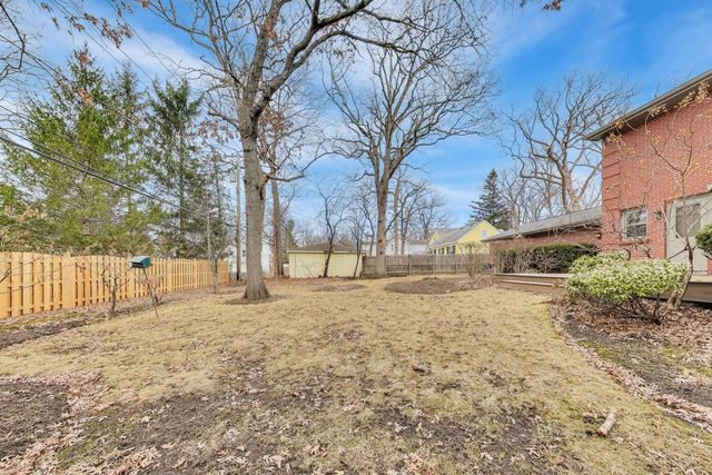 948 S Green Bay Road, Lake Forest, IL 60045