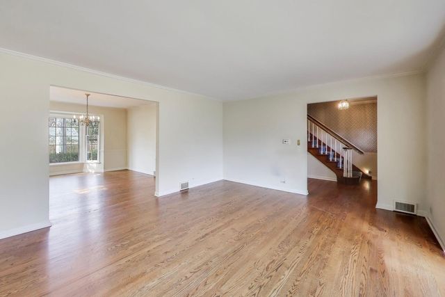 948 S Green Bay Road, Lake Forest, IL 60045