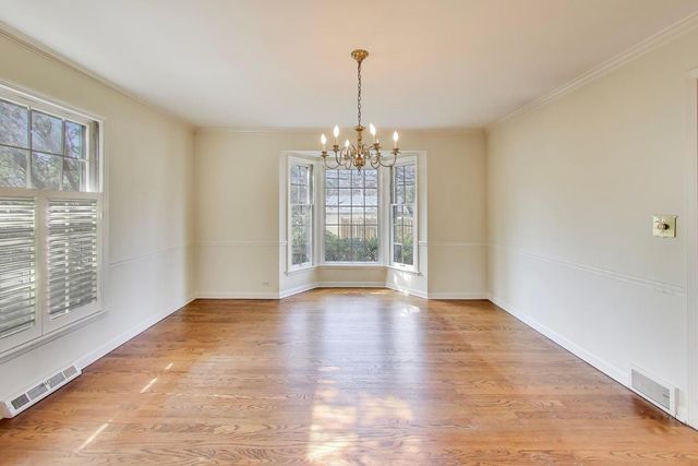 948 S Green Bay Road, Lake Forest, IL 60045