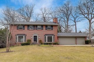 948 S Green Bay Road, Lake Forest, IL 60045