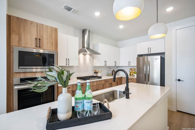 719 E Locust St Unit 2109, San Antonio, TX 78212