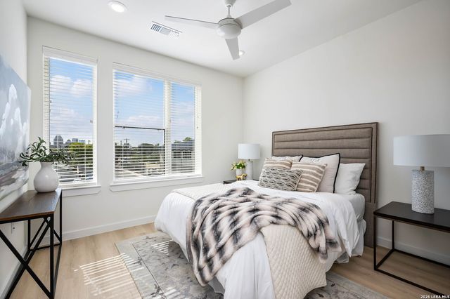 719 E Locust St Unit 2109, San Antonio, TX 78212