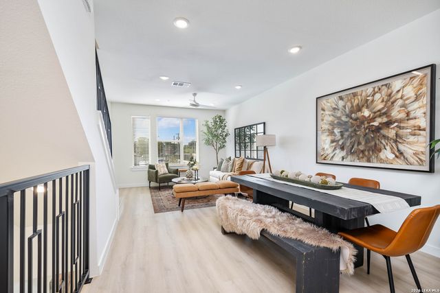 719 E Locust St Unit 2109, San Antonio, TX 78212