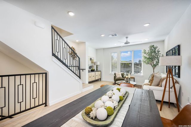 719 E Locust St Unit 2109, San Antonio, TX 78212