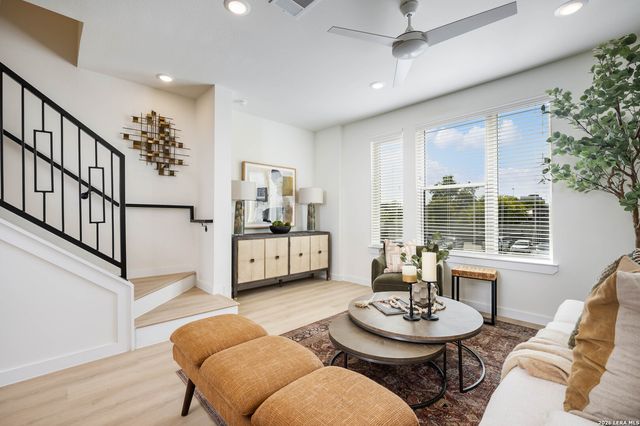 719 E Locust St Unit 2109, San Antonio, TX 78212