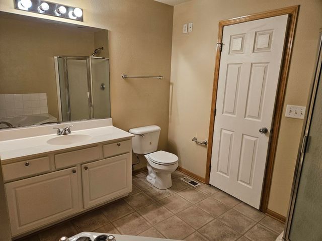 8610 EP True Parkway 12009, West Des Moines, IA 50265