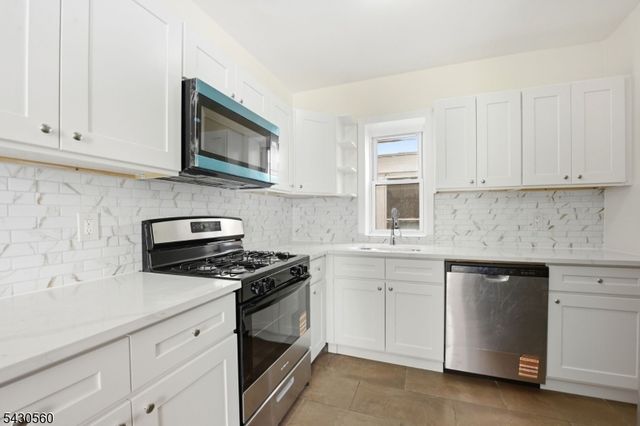 91 Willoughby St, Newark City, NJ 07112