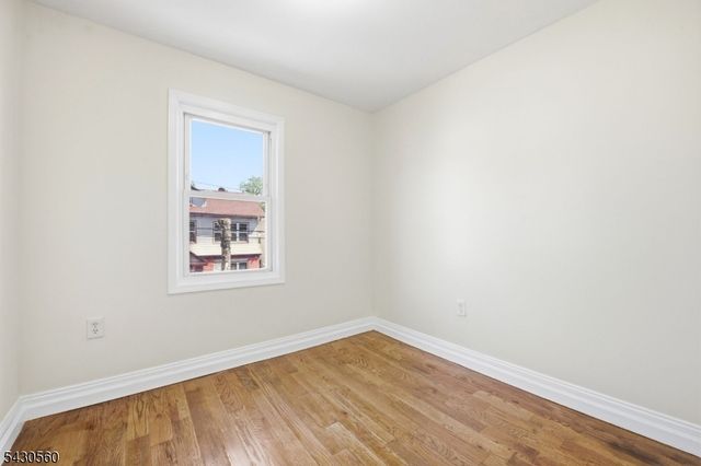 91 Willoughby St, Newark City, NJ 07112