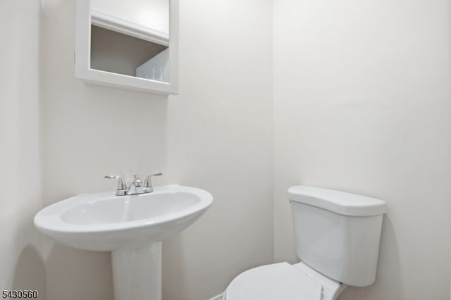 91 Willoughby St, Newark City, NJ 07112