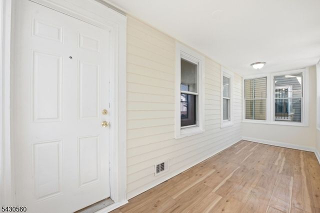 91 Willoughby St, Newark City, NJ 07112