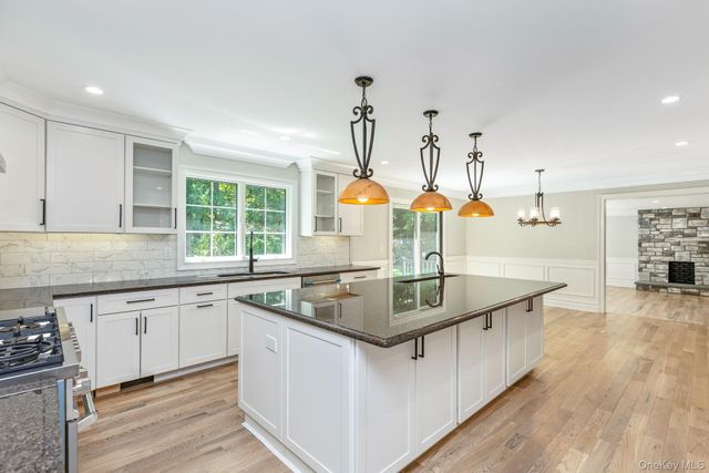 5 Hemingway Drive, Dix Hills, NY 11746