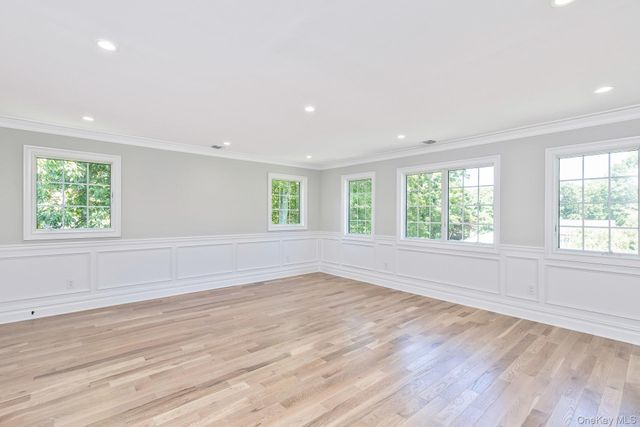 5 Hemingway Drive, Dix Hills, NY 11746
