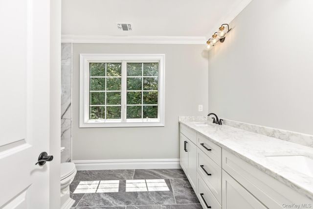 5 Hemingway Drive, Dix Hills, NY 11746