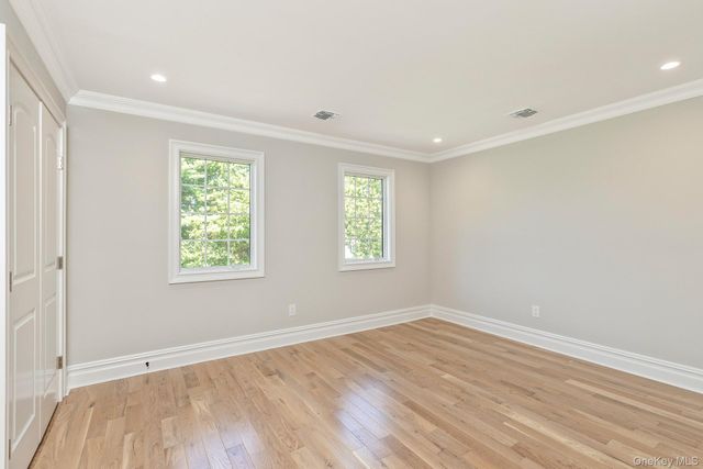5 Hemingway Drive, Dix Hills, NY 11746