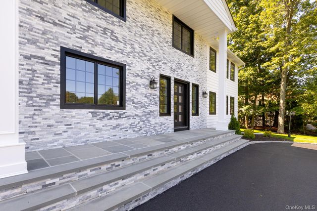 5 Hemingway Drive, Dix Hills, NY 11746
