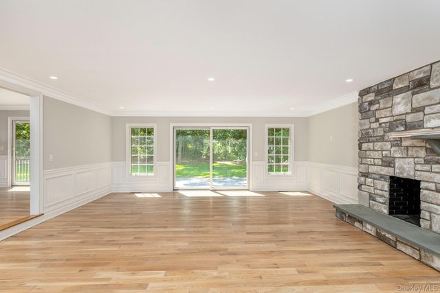 5 Hemingway Drive, Dix Hills, NY 11746