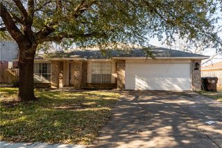 1208 Leah LN, Round Rock, TX 78665