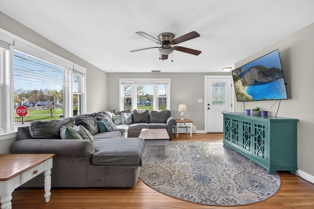 15 Tracy Ave, Lynn, MA 01902