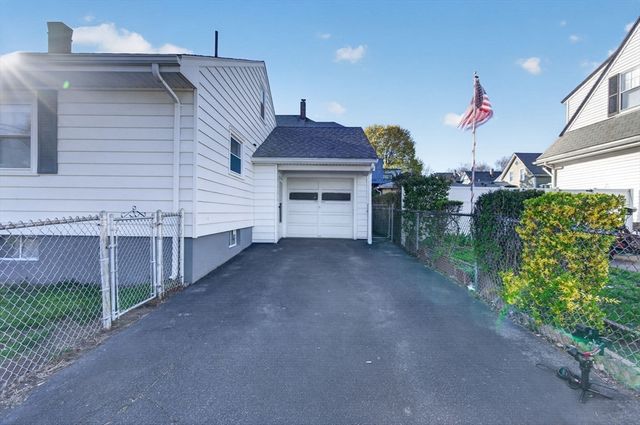 15 Tracy Ave, Lynn, MA 01902