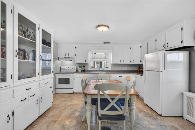 15 Tracy Ave, Lynn, MA 01902