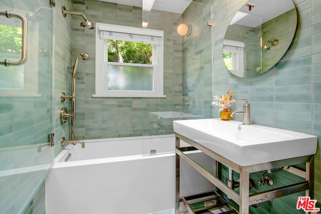 8815 Rosewood Avenue, West Hollywood, CA 90048