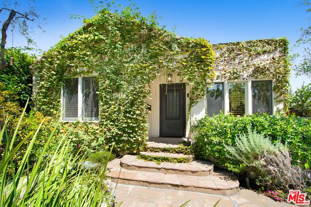 8815 Rosewood Avenue, West Hollywood, CA 90048