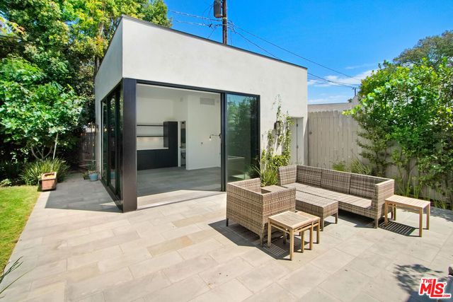 8815 Rosewood Avenue, West Hollywood, CA 90048
