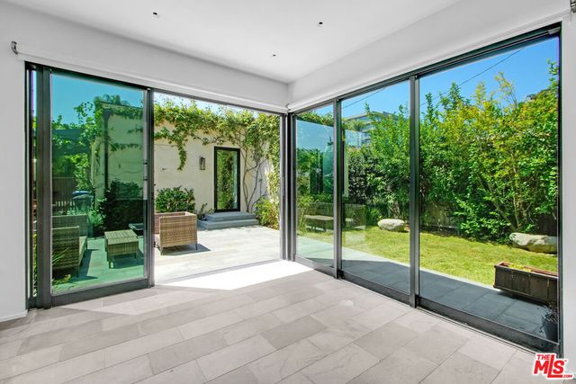 8815 Rosewood Avenue, West Hollywood, CA 90048