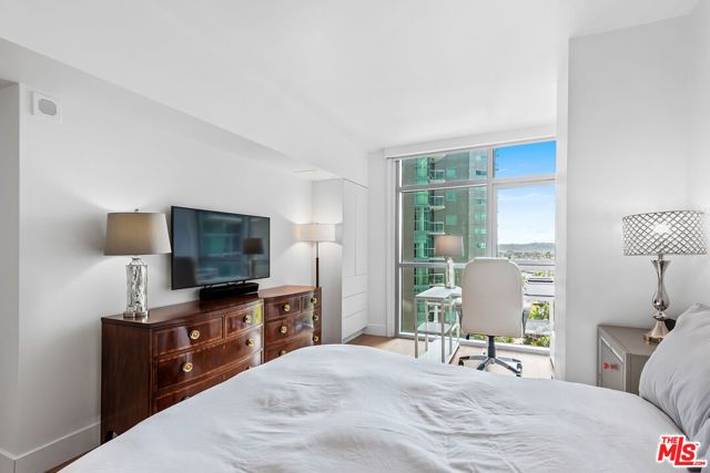 13700 Marina Pointe Drive 925, Marina Del Rey, CA 90292