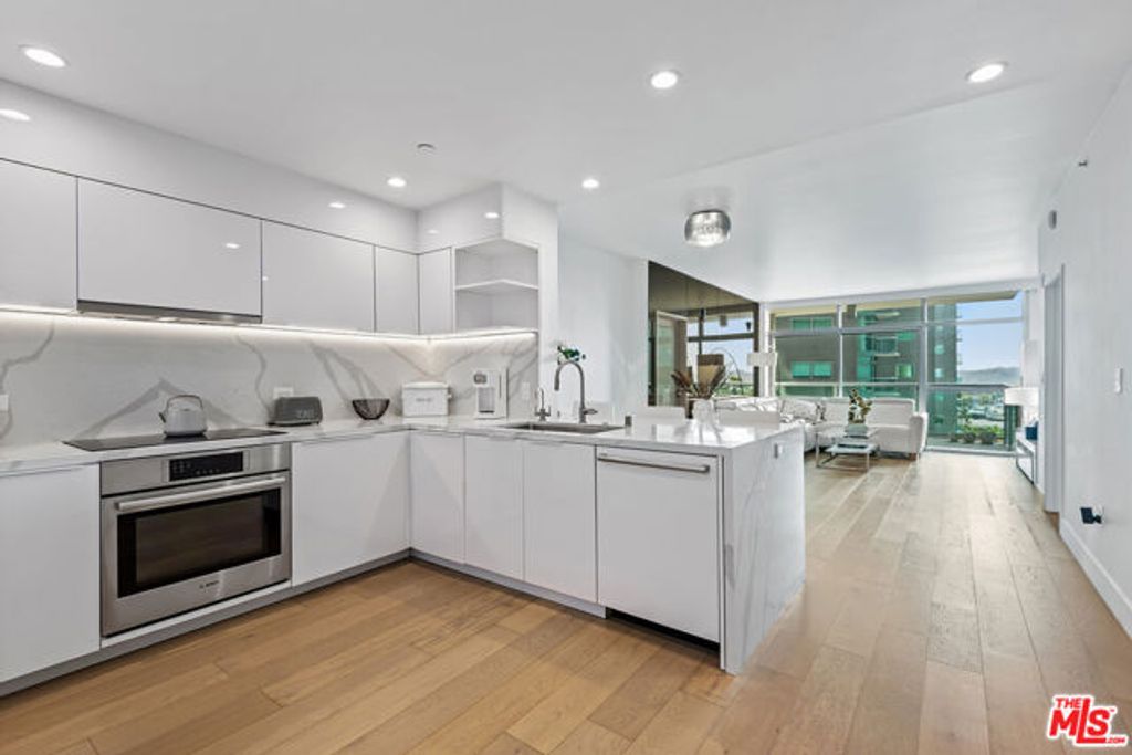 13700 Marina Pointe Drive 925, Marina Del Rey, CA 90292