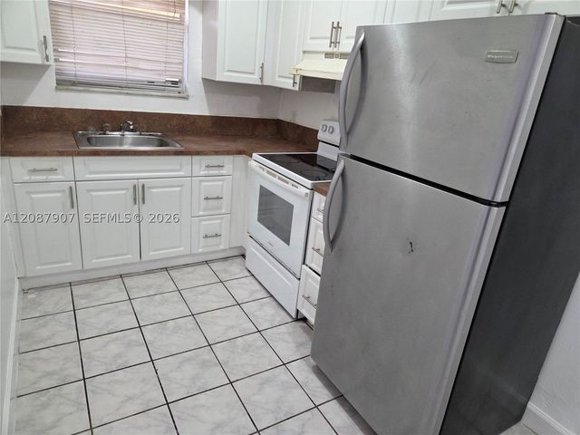 6147 Arthur St 2, Hollywood, FL 33024