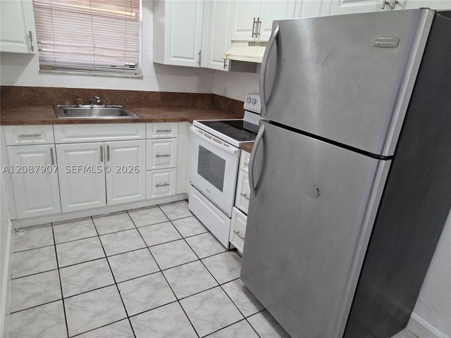 6147 Arthur St 2, Hollywood, FL 33024