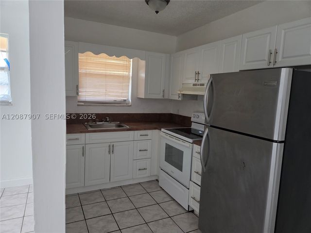 6147 Arthur St 2, Hollywood, FL 33024