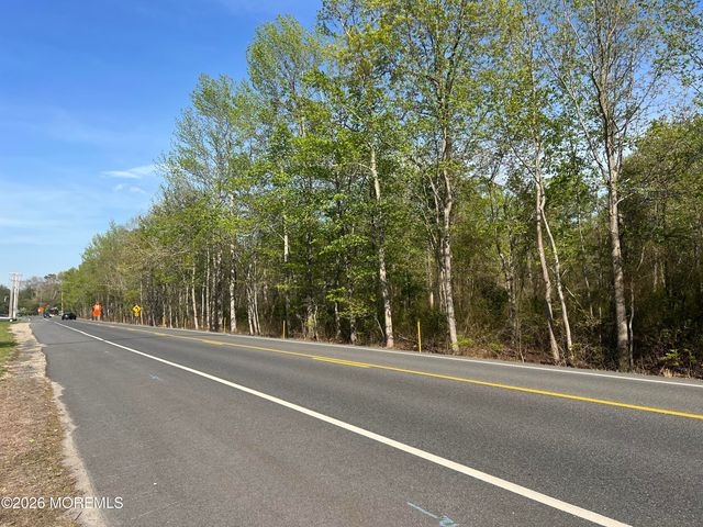 36 Freehold Road, Jackson, NJ 08527