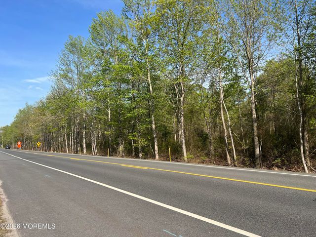 36 Freehold Road, Jackson, NJ 08527
