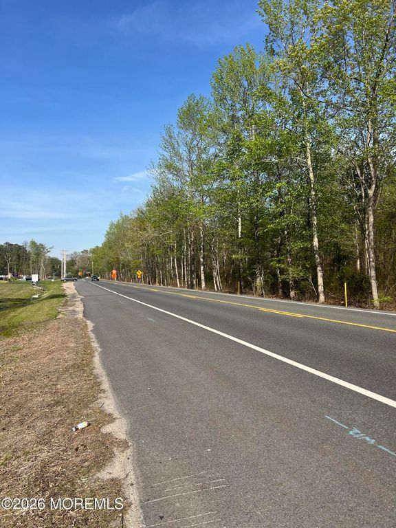 36 Freehold Road, Jackson, NJ 08527