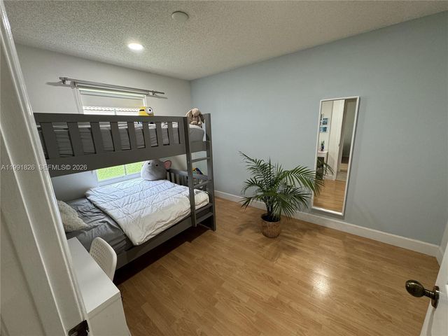 2002 Andromeda Ln, Weston, FL 33327