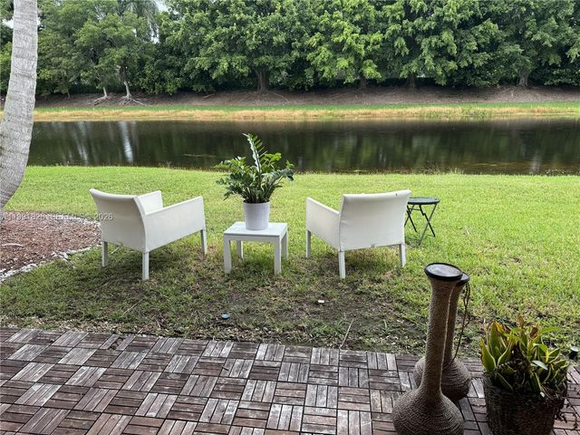 2002 Andromeda Ln, Weston, FL 33327