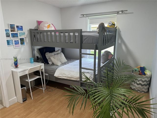 2002 Andromeda Ln, Weston, FL 33327