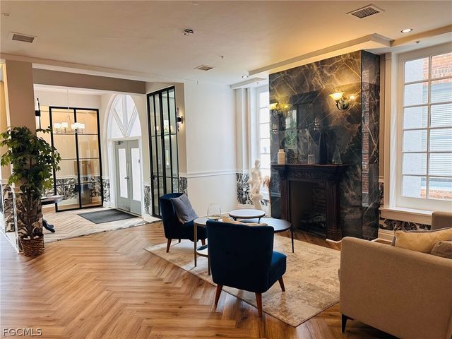 2310 First ST 402, Fort Myers, FL 33901